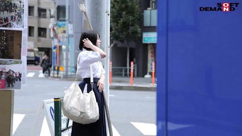 新的AV女演員Tsukino Aya