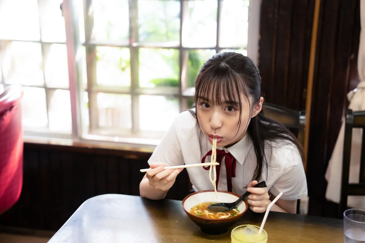 新的AV女演員Araki Nozomi