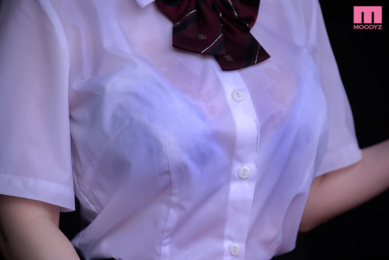 愛上強姦犯！ JK美少女「水卜櫻」雨天在公車站被侵犯卻念念不忘