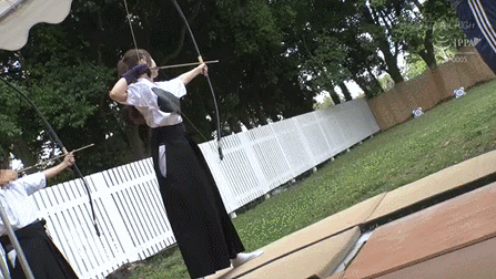 Sakino Mizuki，前射箭俱樂部色情女演員