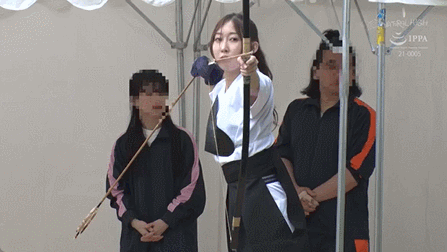 Sakino Mizuki，前射箭俱樂部色情女演員