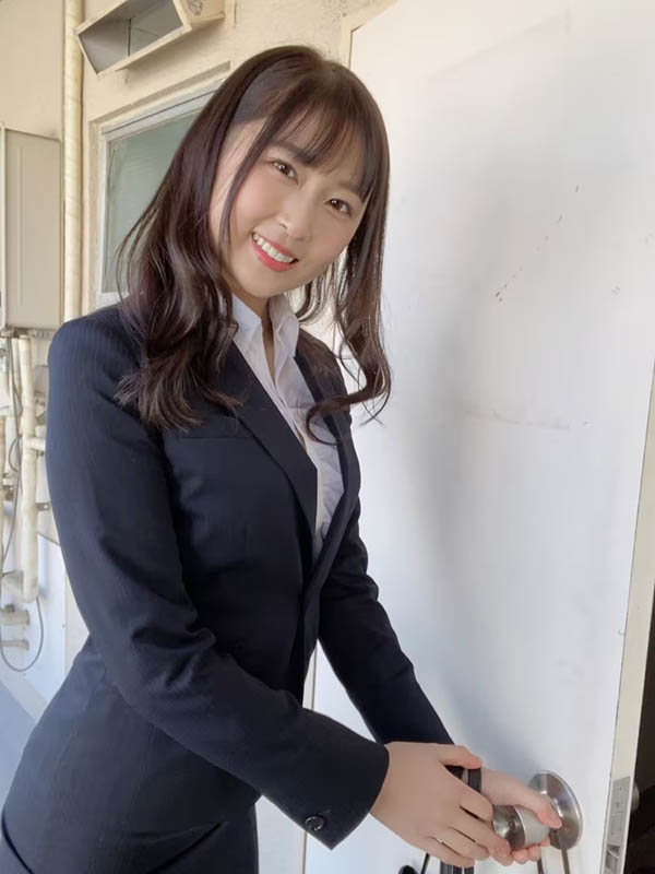 替平凡人生增加刺激！美女教師隱瞞親友下海… 意外激發暗黑潛能！