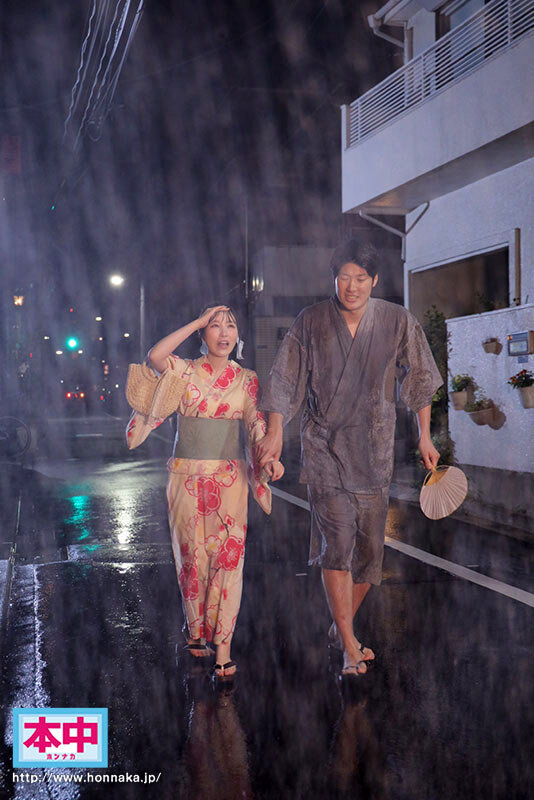 童年好友「香水純」花火大會穿浴衣超正！突遇暴雨露出美乳讓人忍不住推倒