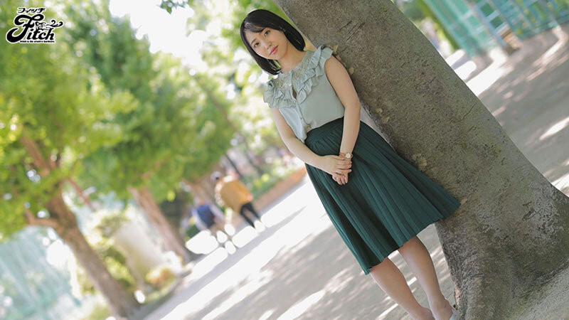 F罩杯美巨乳「戀愛小說家」出道，用「下海體驗」增加故事精彩度...
