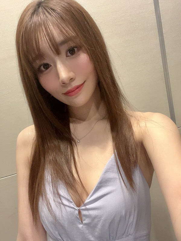 「30位國寶級美顏女優」邊凝視邊誘惑,「超絕人氣手技配巨乳」好銷魂!