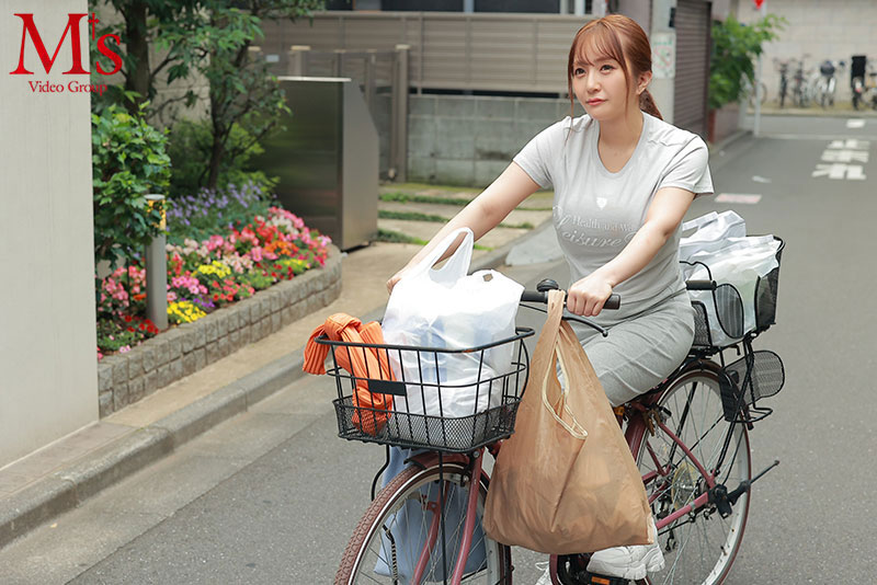 寂寞地方媽媽「安斉愛結」為了排遣壓力來到暗黑紓壓按摩小店進行指壓卻不小心高潮了