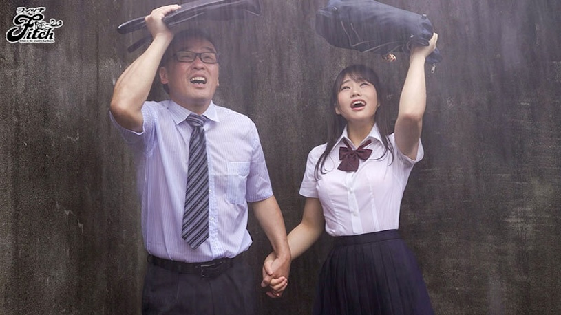 豪大雨天帶制服美少女回家，狂撫摸她發育超好的身體...