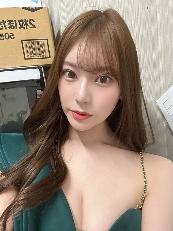S1史上最大!滿滿濃厚244發! 「50位最可愛S級美女」巨乳神顏480分鐘!