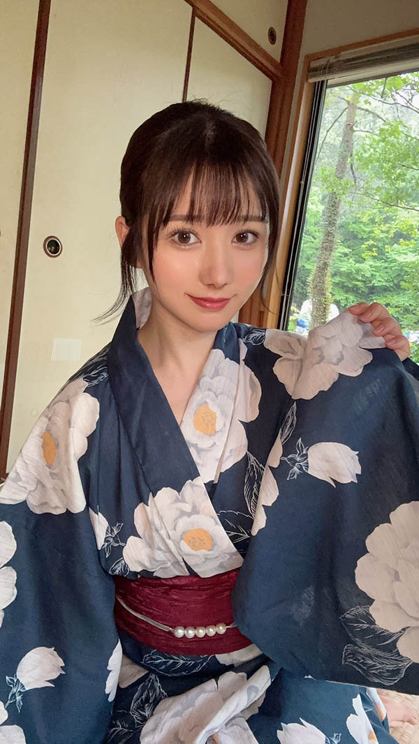 女友的高顏值姐姐穿「爆乳情趣內衣誘惑」,色氣KISS「胴體有夠勾人」!