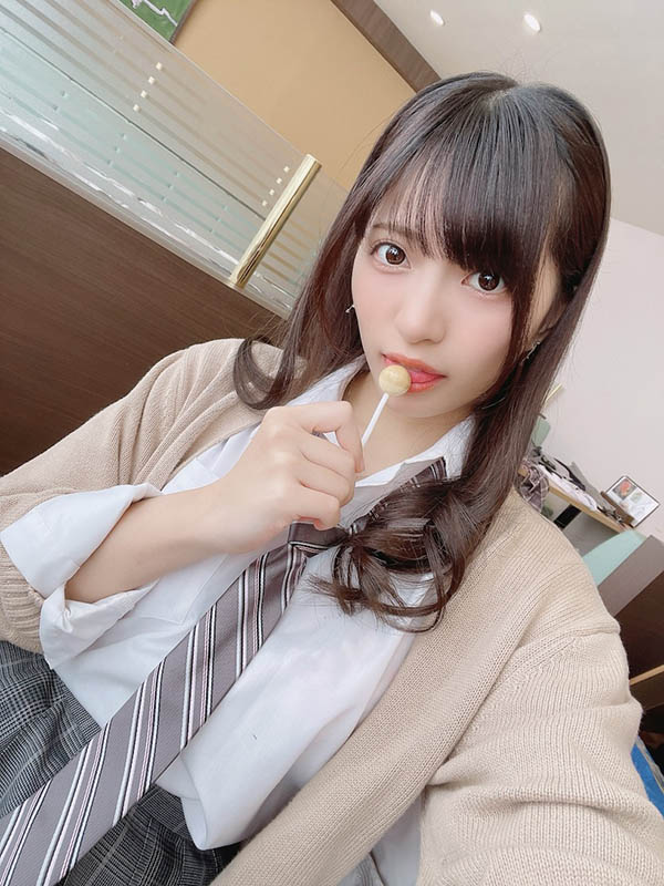變情趣玩具！我被學園女帝學生會長「根尾明里」看上！