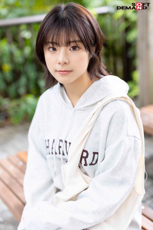 2024《５月新人AV女優完整版》，帥美女大生因魔鏡號性覺醒！ ？
