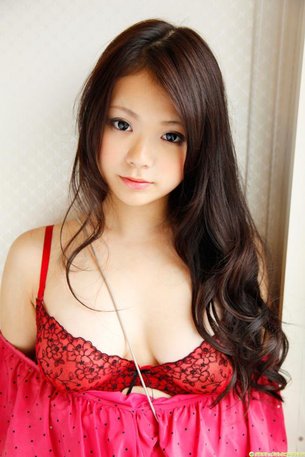 永遠的童顏巨乳！ 「AV國民妹妹」欠疼愛一個眼神就能讓人獸性爆發