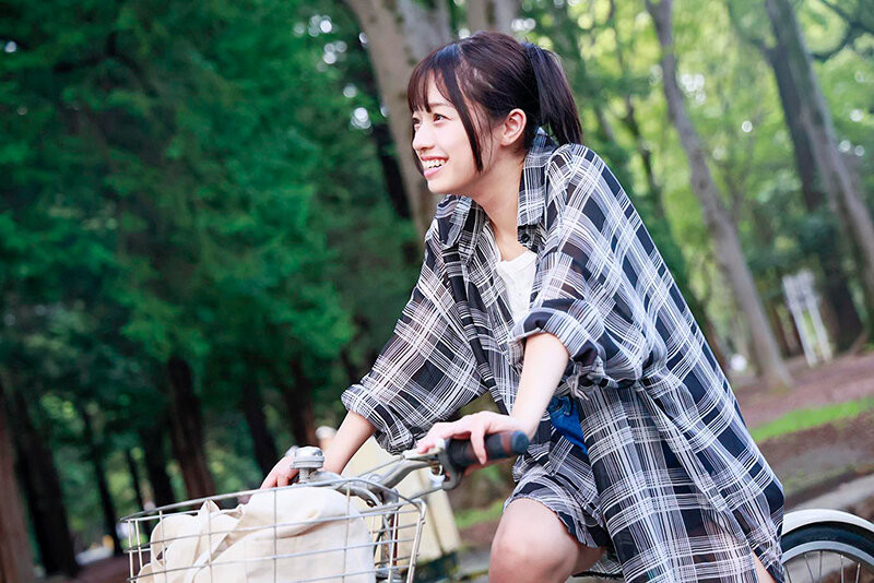 SOD「超兇童顏巨乳18歲」出道，「天然G奶美胸」弧度超讓人驚艷！