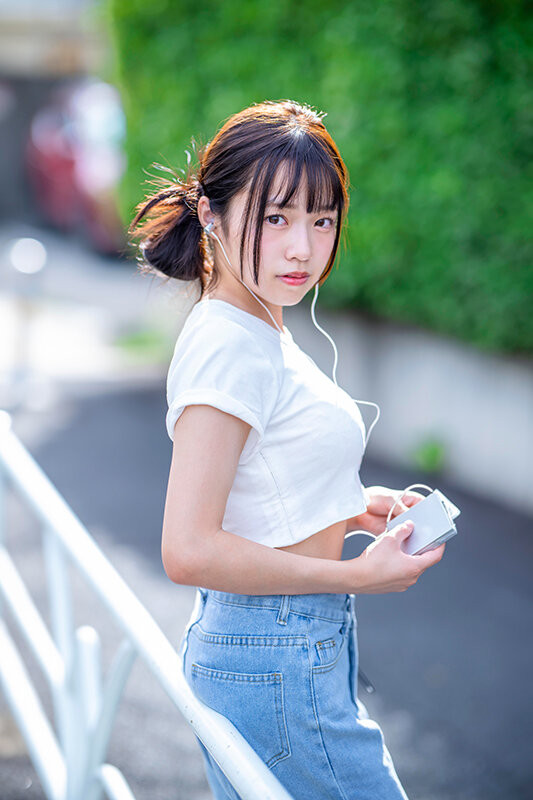 SOD「超兇童顏巨乳18歲」出道，「天然G奶美胸」弧度超讓人驚艷！
