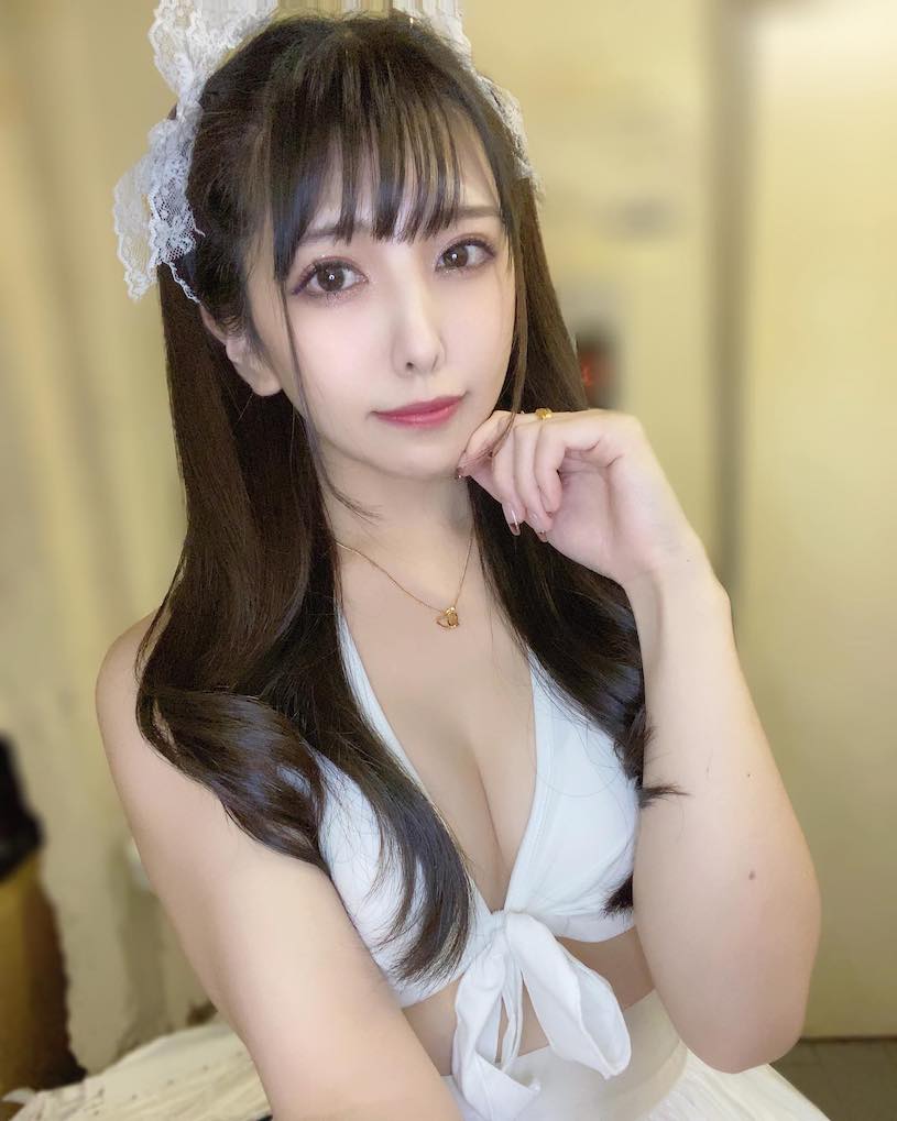 小新有菜！ 「小只馬白嫩女優」自曝超愛SEX，「萌萌臉蛋」好會吸粉！