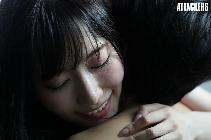心儀女上司「七海ティナ」突然宣布要結婚受不了打擊魯蛇下屬「硬上中出」當成告白