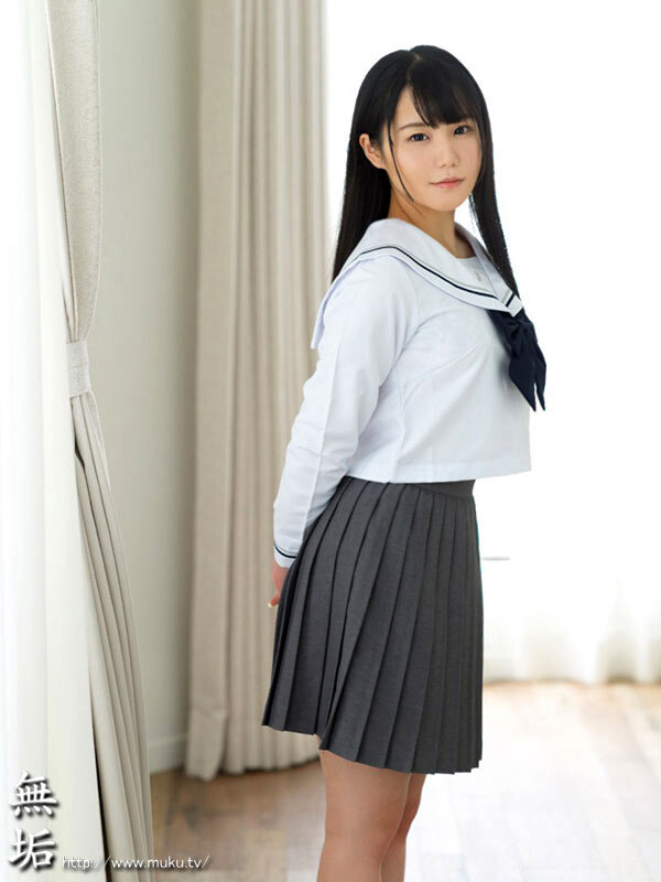 150小只馬制服美少女「F奶發育超好」，「熱愛大叔身體」含到超感動！