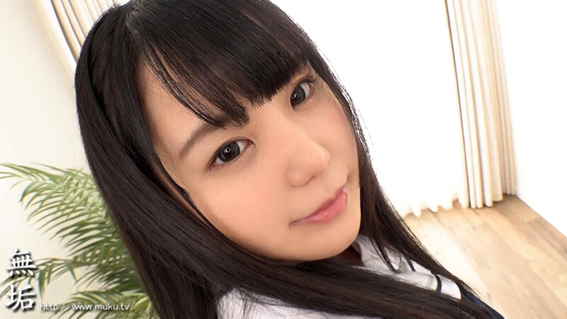 150小只馬制服美少女「F奶發育超好」，「熱愛大叔身體」含到超感動！