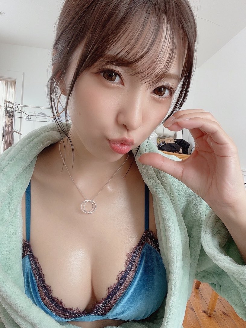 彎曲的扭腰技、爆乳跳躍和肉臀,27位超人氣S級女優的100連發!