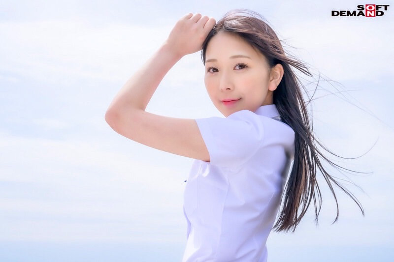 高顏值「透明感粉紅美乳正妹」出道，「光滑誘人的白嫩胴體」超吸睛！