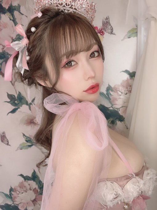 粉絲60萬的J奶寫真女星「五條戀」下海了，用「傳說中的魔乳」席捲AV界！