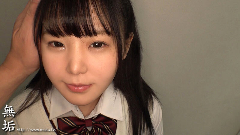 150小只馬制服美少女「F奶發育超好」，「熱愛大叔身體」含到超感動！