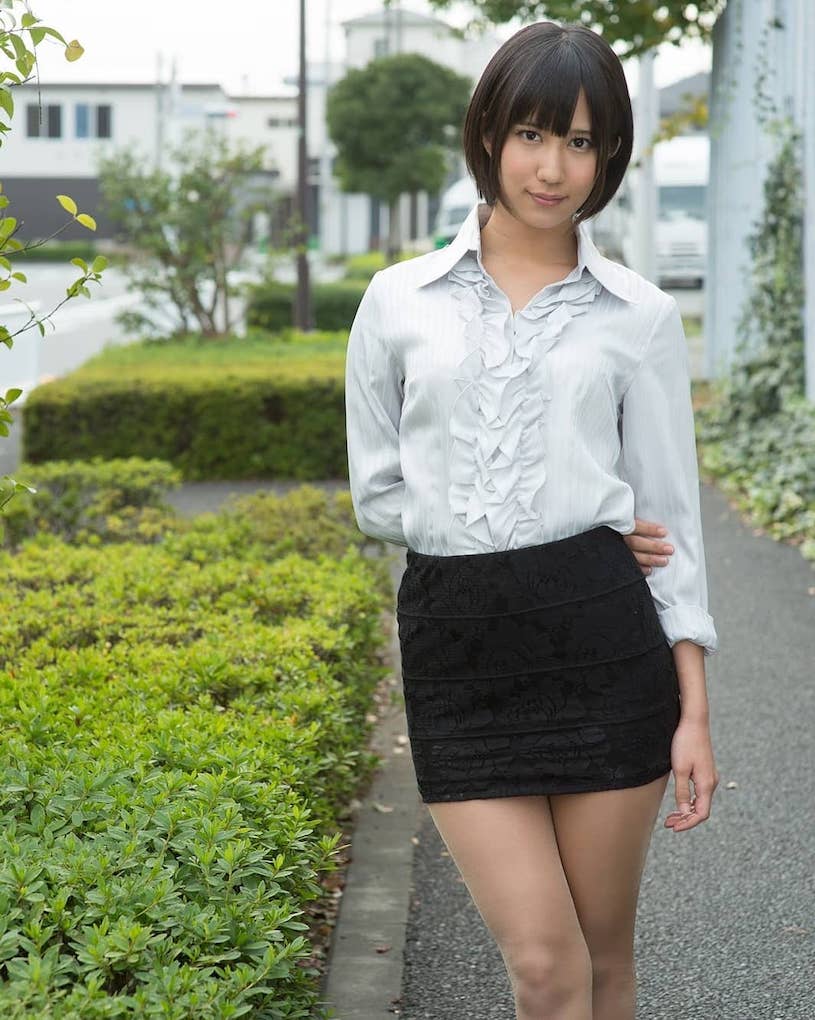 從純情女大生變重口味女神！影后「湊莉久」渾圓美臀受封「人間極品」!