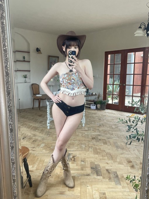 頂級寫真偶像肉體！ H罩杯短髮豪乳美少女「安位薰」最新作勾引未來妹婿體內發洩！