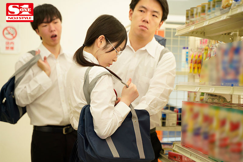 害羞女高中生「香水じゅん」偷東西不小心被店長抓包慘遭「失禁制裁」形像大崩壞