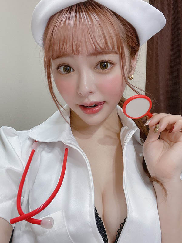 裸身演出《AV帝王》！美乳小只馬「小倉由菜」雪白嫩臀讓人戰好戰滿！