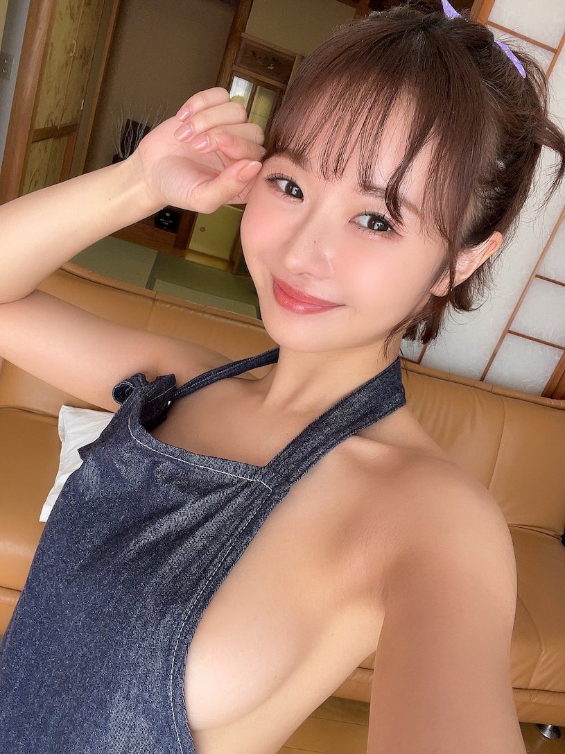 出道就玩多人運動！暗黑界最風騷E奶小只馬「栗山莉緒」！
