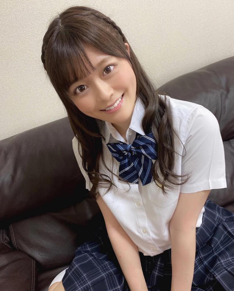 名校校花「奏音花音」出道時就玩很大，「軟嫩美乳」充滿高度誘惑力！