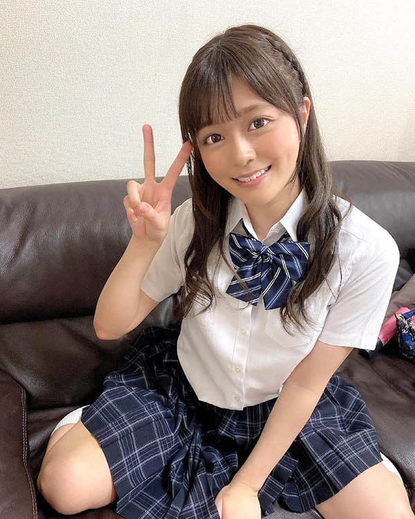 名校校花「奏音花音」出道時就玩很大，「軟嫩美乳」充滿高度誘惑力！