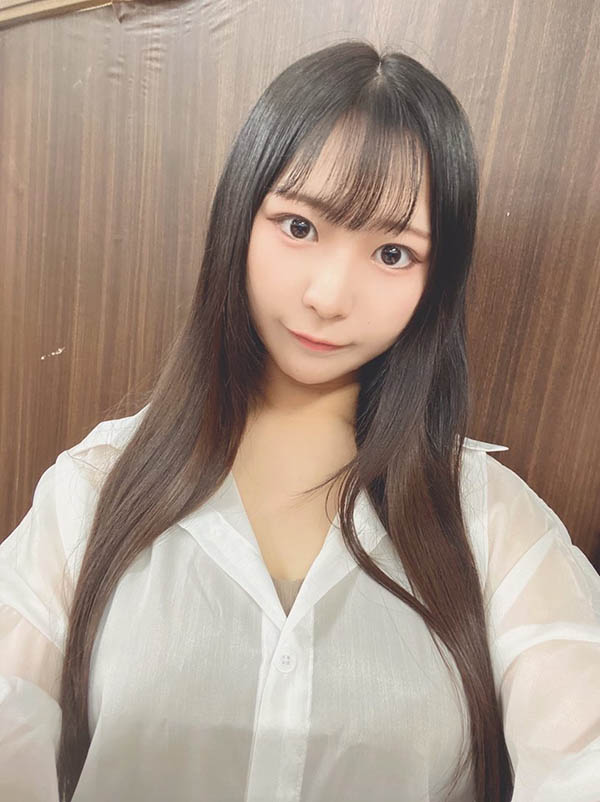 奇蹟的巨乳! 100公分I奶正妹「神坂朋子」深溝辣到翻!