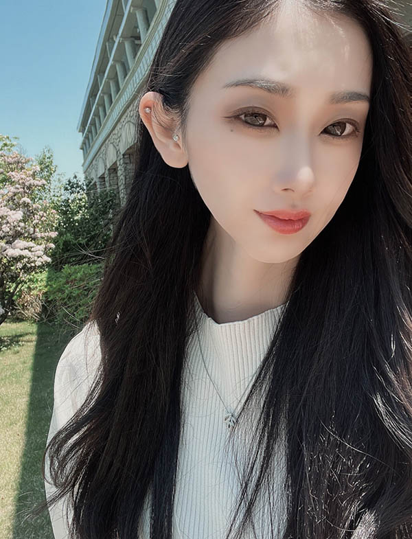 本命の人妻《小松杏》決定下海終結無性生活憑實力開創Madonna新世代