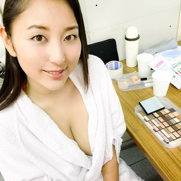 窒息式乳量！巨乳女優《相內司》H Cup無敵黑肉豐潤體衝擊感滿滿