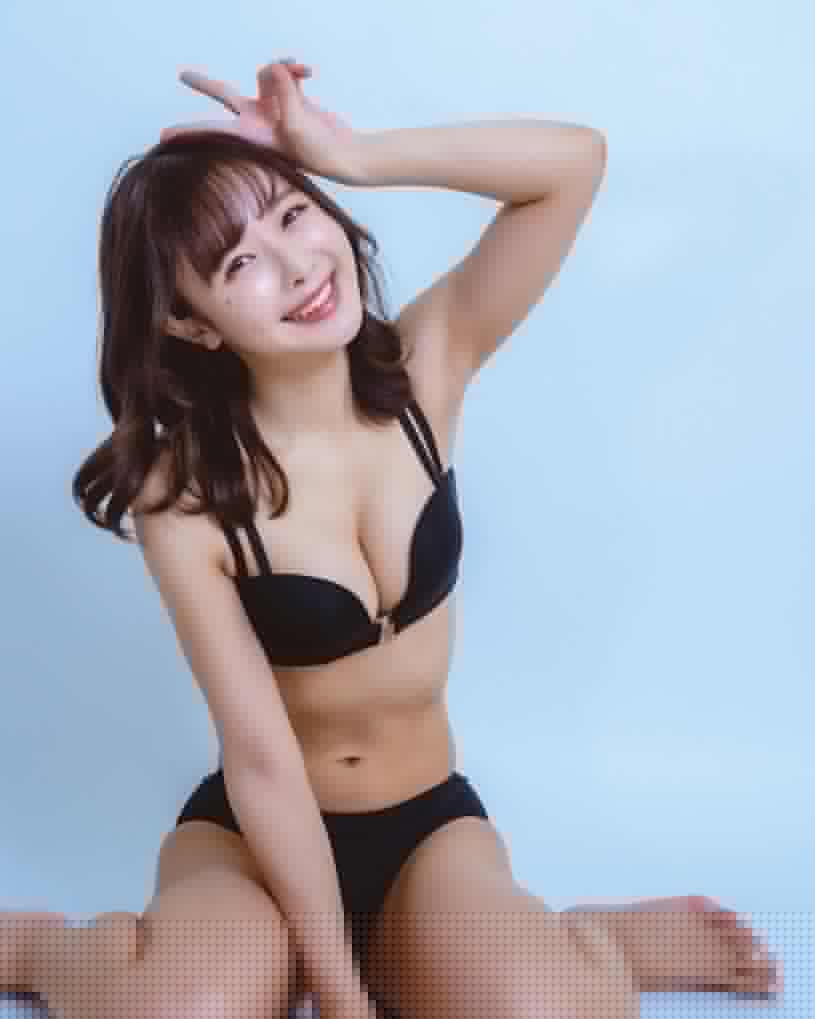 24歲E奶小只馬「栗山莉緒」變人妻專業戶,「美乳+美臀」超優好比例!