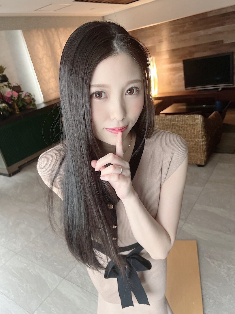 美顏専屬！長直發新人「高坂妮娜」又白又嫩，「火辣胴體」好極品呀！