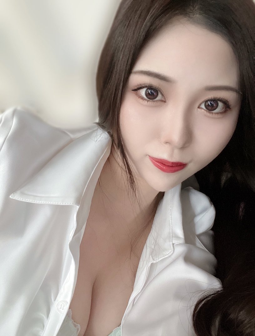 美顏専屬！長直發新人「高坂妮娜」又白又嫩，「火辣胴體」好極品呀！