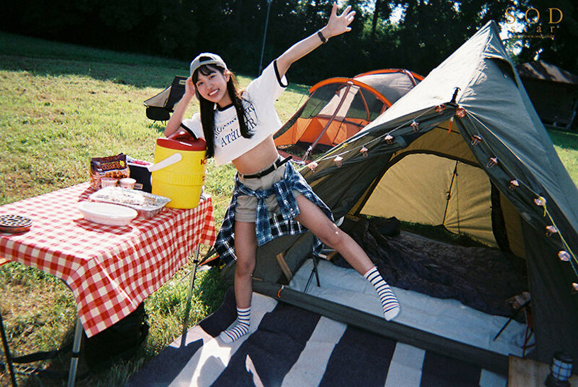 F奶少女「百仁花」的解放夏令營之旅,半夜帳篷、車震狂搞翻天!