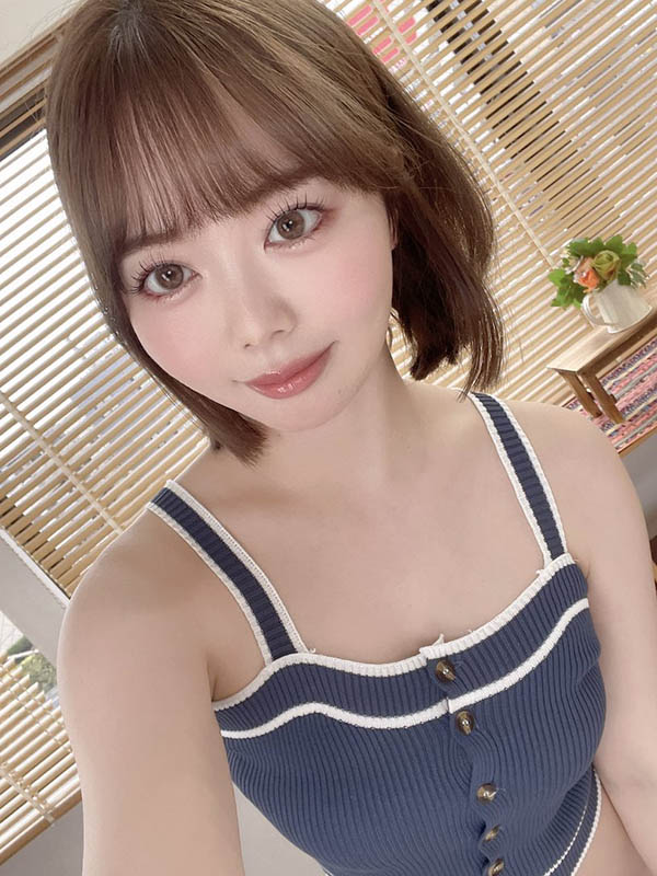 唇紅齒白的C奶小只馬「百瀨飛鳥」,「渾圓美胸」超有看點!