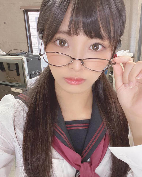 超巨臀正妹女球經「久留木玲」，「誘惑緊實曲線」讓人猛回味！