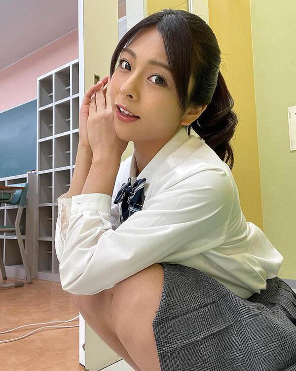 出道前就是業餘愛好者！ F奶「岬梓」臉蛋甜、曲線辣，巨乳超誘惑！