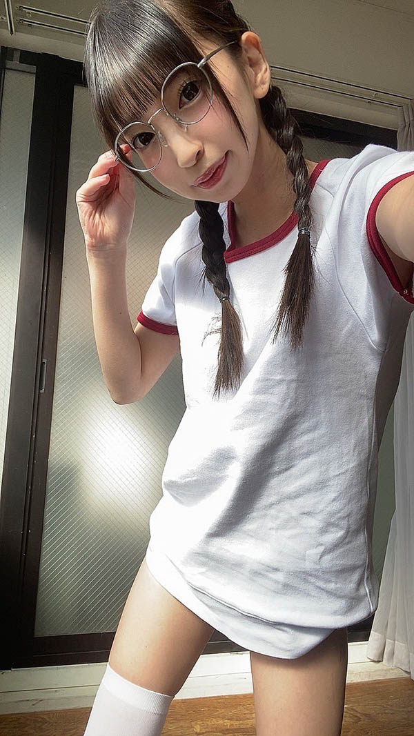 萌虎出閘！18歲系AV女優《冬愛琴音》俏皮小虎牙X發育未熟體太欠欺
