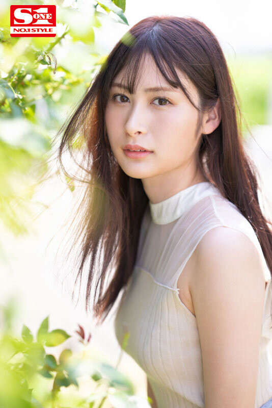新一代美腿教科書！壓倒的美貌加上全身性感帶！ S1 2023第一新人、伊藤聖夏現...