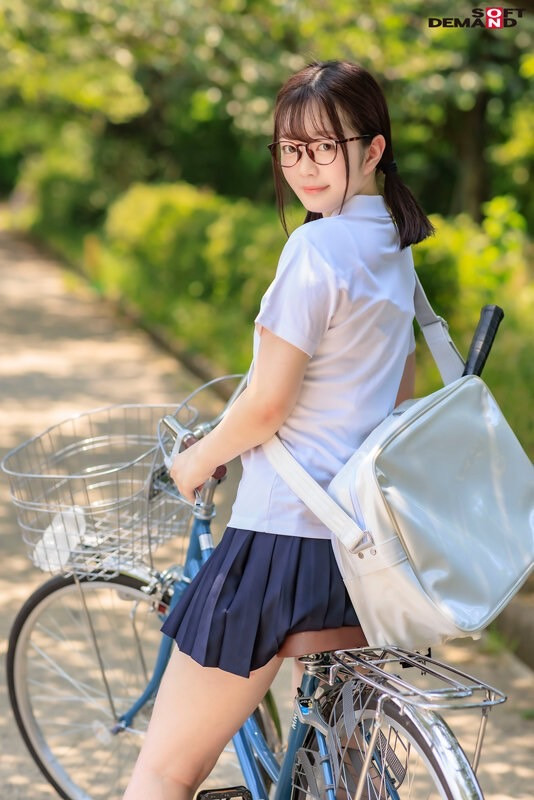 青春時代久違7個月的新人！橋本りこ(橋本莉子)在公車站把男優吹爆！ …