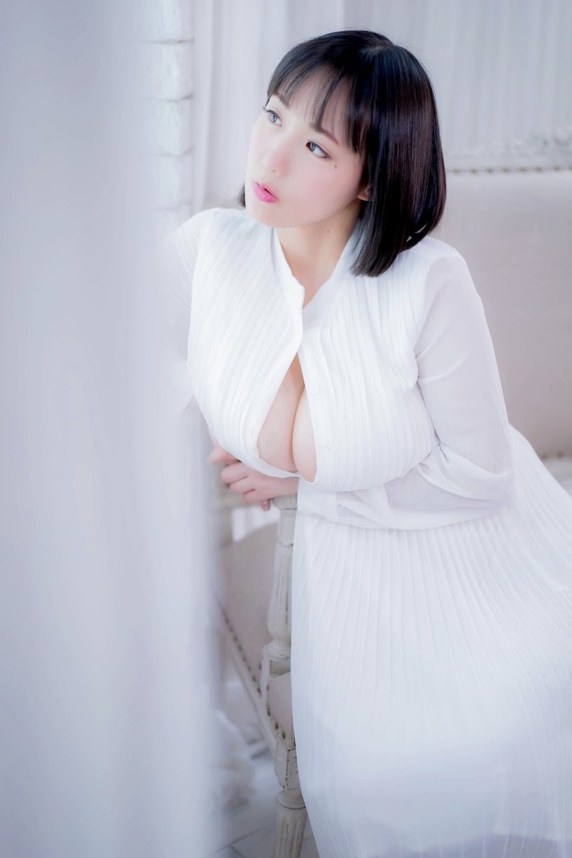 三秒殺！浮誇系始祖是她… 「童顏巨乳小馬」K CUP無敵老司機忘不了