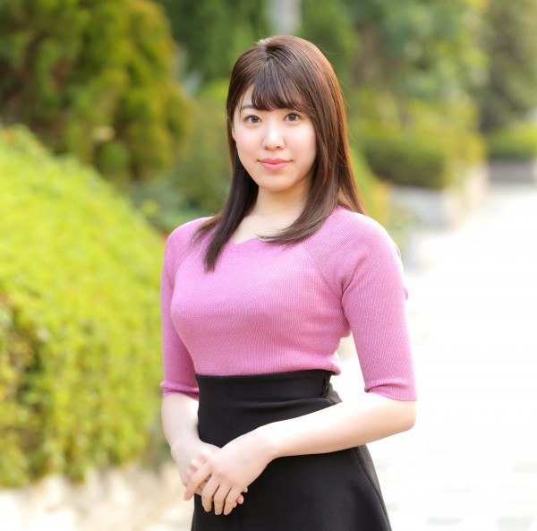真·人與人連結!超完美8頭身遭前後夾擊「神級BODY」成人肉橋