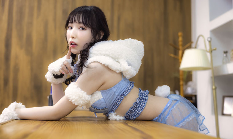 拒絕學生告白！透明系女教師「香水じゅん」變成噴水じゅん無人教室內慘遭多人玷污...