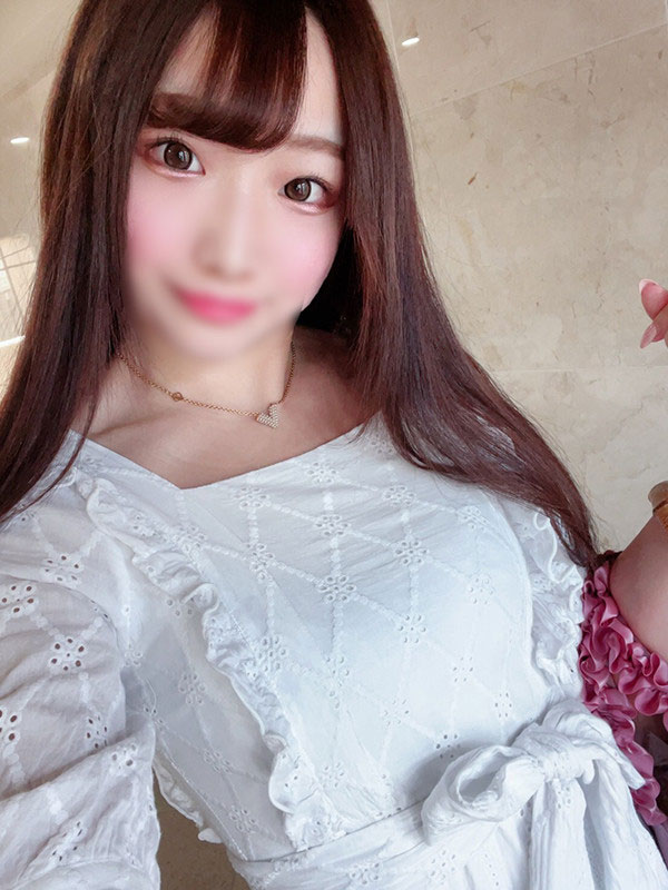 解密！那位號稱有偶像水準、色白清楚性知識不足的18歲嫩鮑是？ …